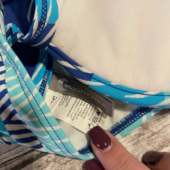 Bikini - Picture 4 of 4